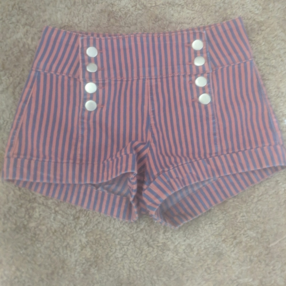 High waist, stripped shorts